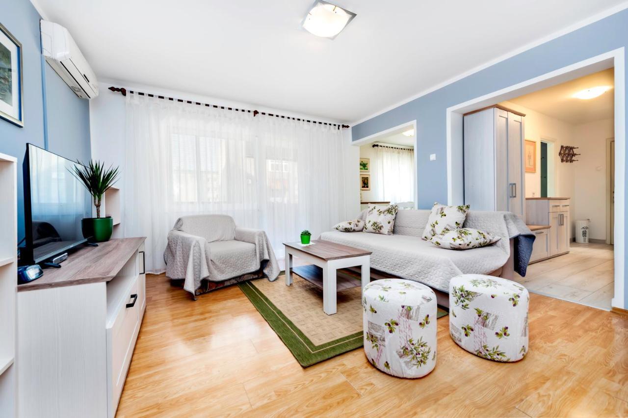 Apartman Oly *